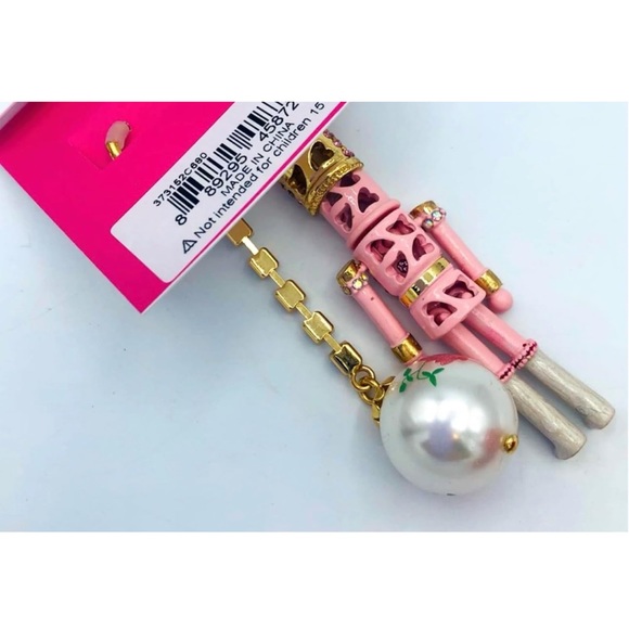 Betsey Johnson Christmas Mismatched Nutcracker Dangle Earrings - Picture 6 of 6